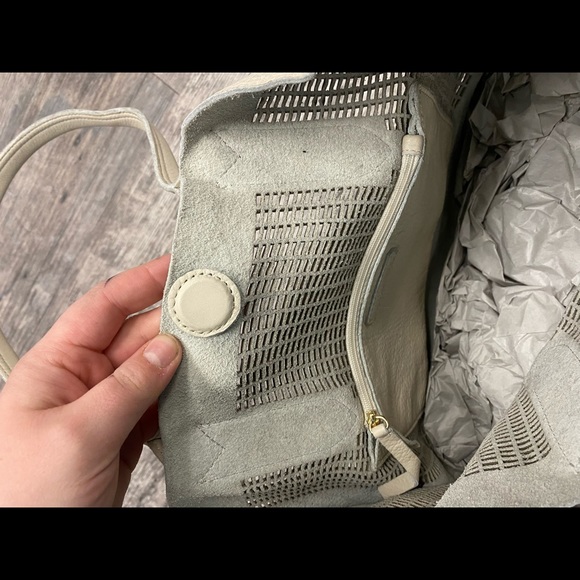 Linea Pelle tote - Picture 3 of 6